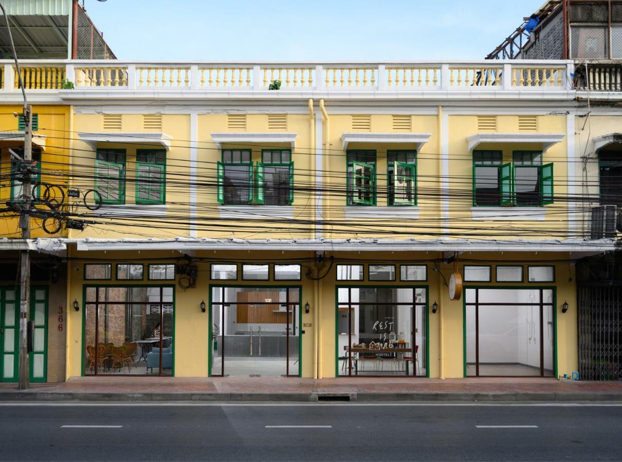 Rest Is More Hostel Bangkok Exterior photo